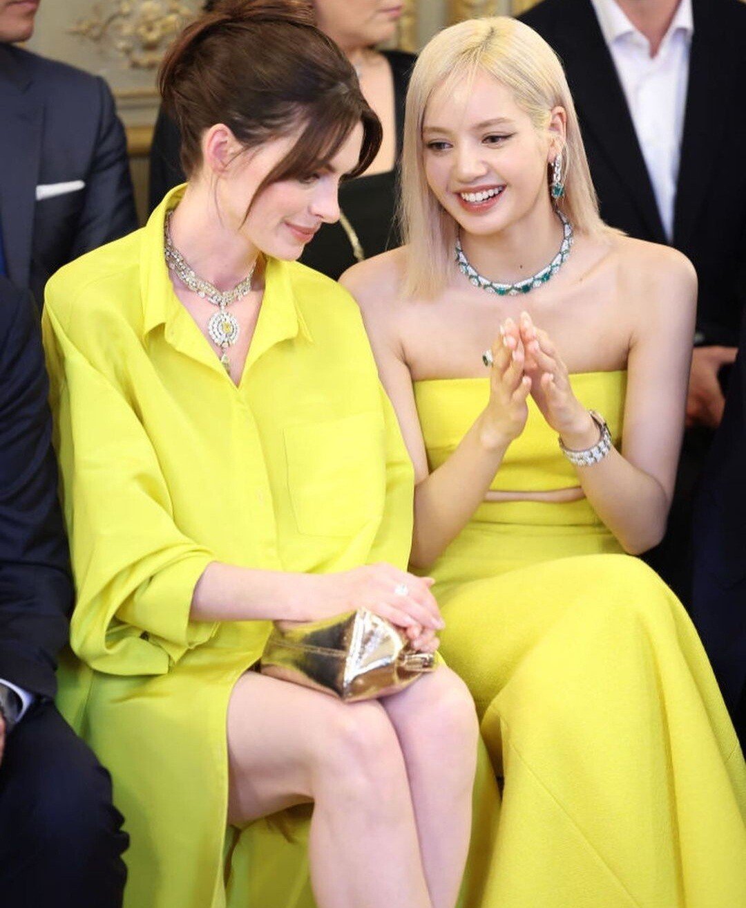 [유머] 앤 해서웨이랑 사진 찍은 블랙핑크 리사 -  와이드섬