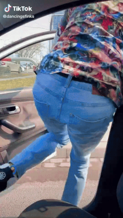 [유머] 도로에서 춤추는 남자 -  와이드섬