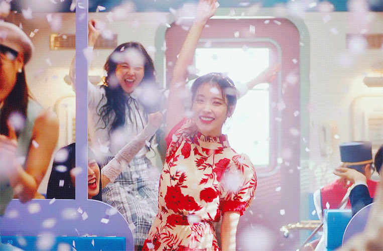 [연예] 아이유 컴백 -  와이드섬