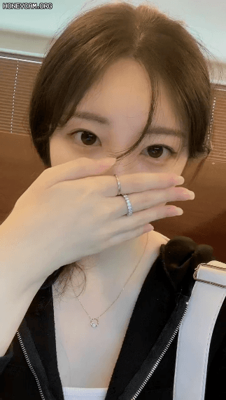 [유머] 하관 반전녀 -  와이드섬