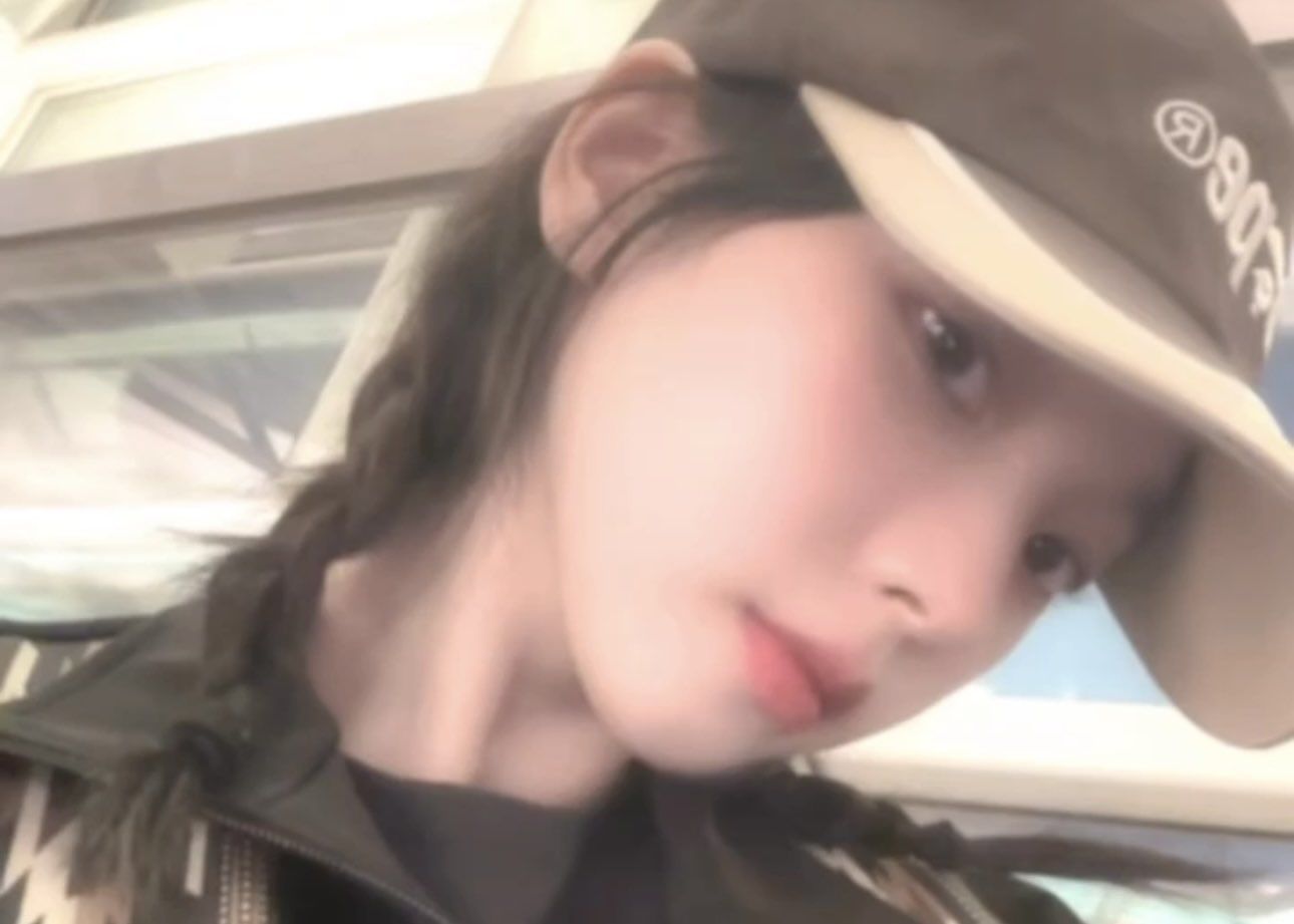 [연예] 카리나 버블,출국 -  와이드섬