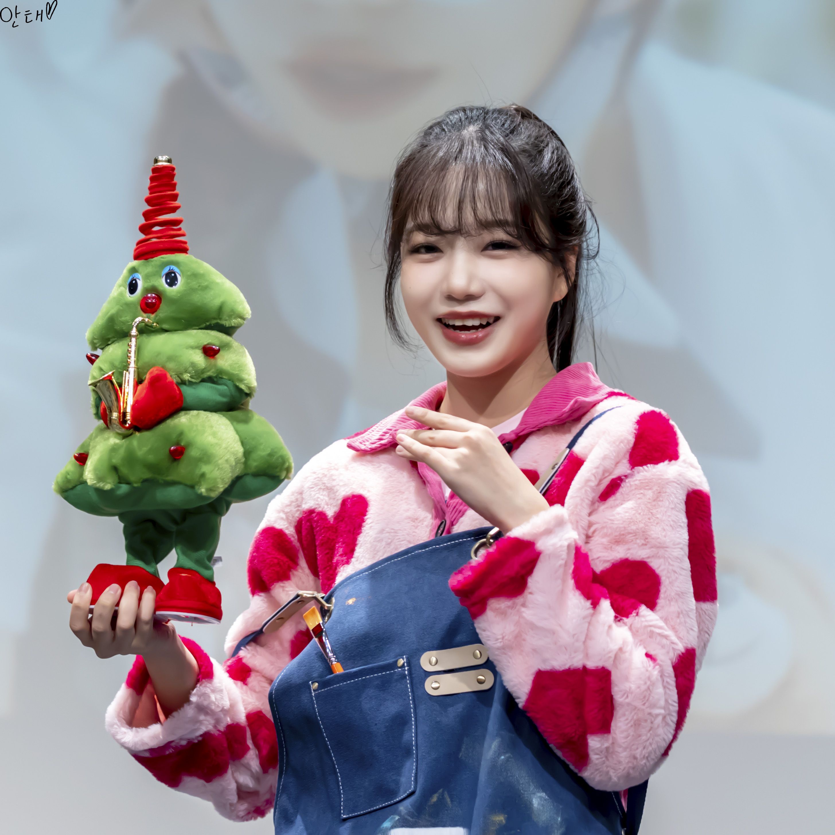 [연예] 조유리 팬사인회 -  와이드섬