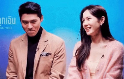 [유머] 손예진 좋아하는 티 엄청 냈었던 현빈 행동 -  와이드섬