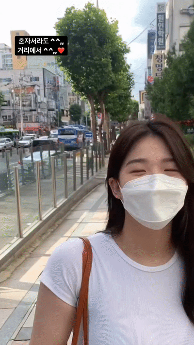 [유머] 길거리에서 쑥스러운 댄스 -  와이드섬