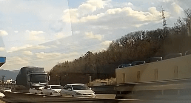 [유머] 서대구IC 교통사고 대참사 -  와이드섬