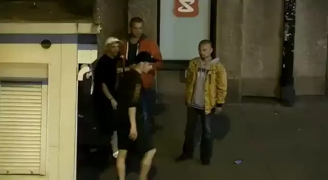 [유머] 폴란드 cctv에 잡힌 원펀맨 -  와이드섬