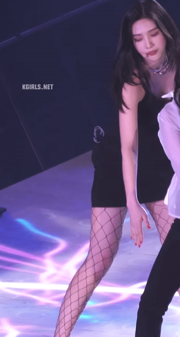 [연예] [움짤]         레드벨벳 조이 아찔한 각도 . GIF -  와이드섬