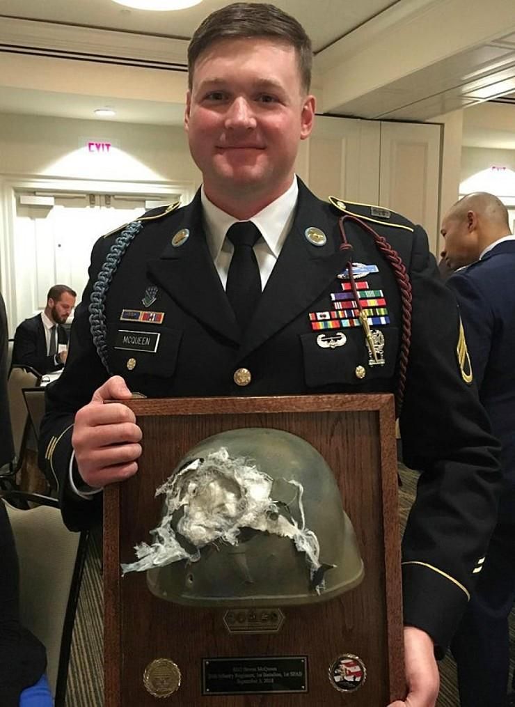 [유머] 사람 살린 철모 -  와이드섬