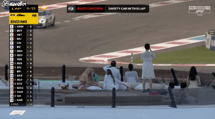 [유머] 부자들이 레이싱 경기 보는 방법 . -  와이드섬