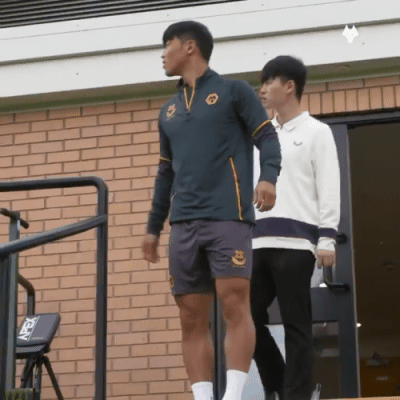 [유머] 황희찬 울버햄튼 복귀. -  와이드섬