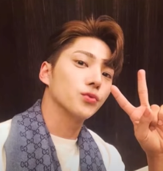 [유머] 트젠미모 1등이라는 bj 남자시절모습 -  와이드섬