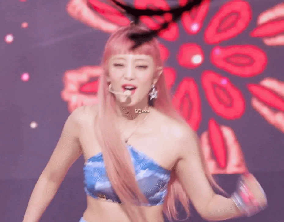 [연예] [움짤]         [겨드랑이] 아이들 민니 ㄷㄷ -  와이드섬